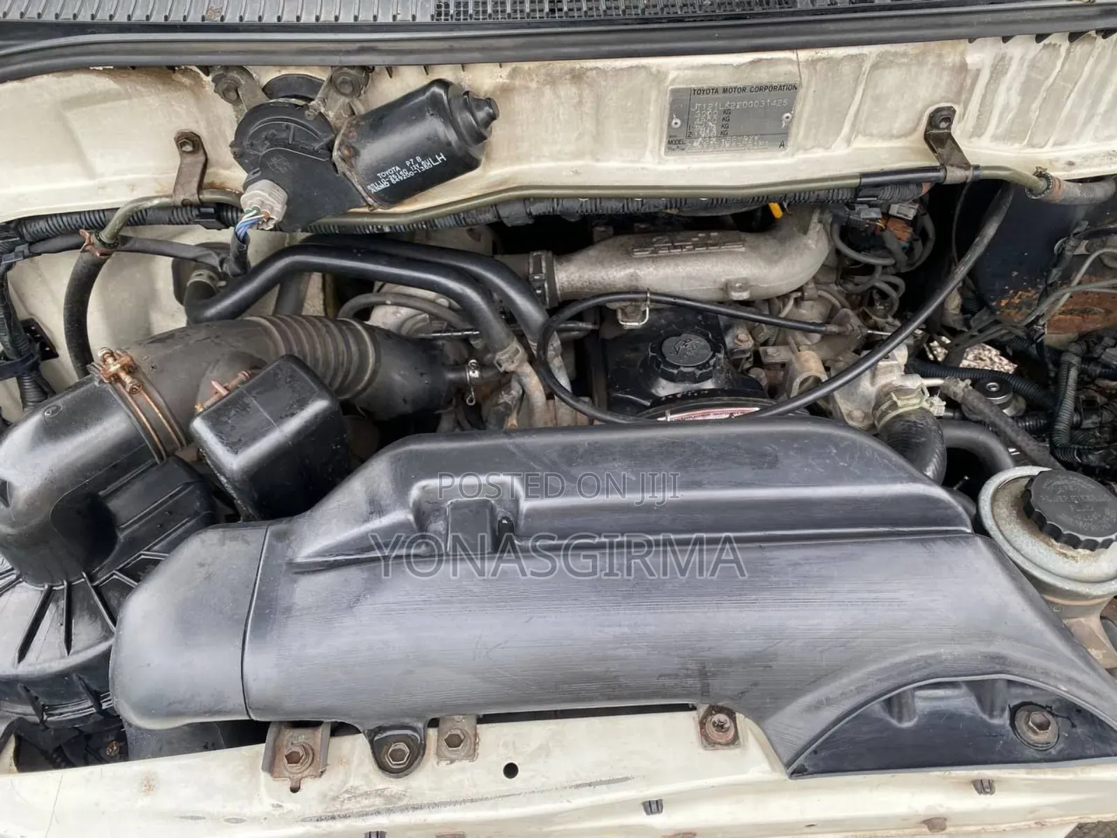 Toyota HiAce 1999 White