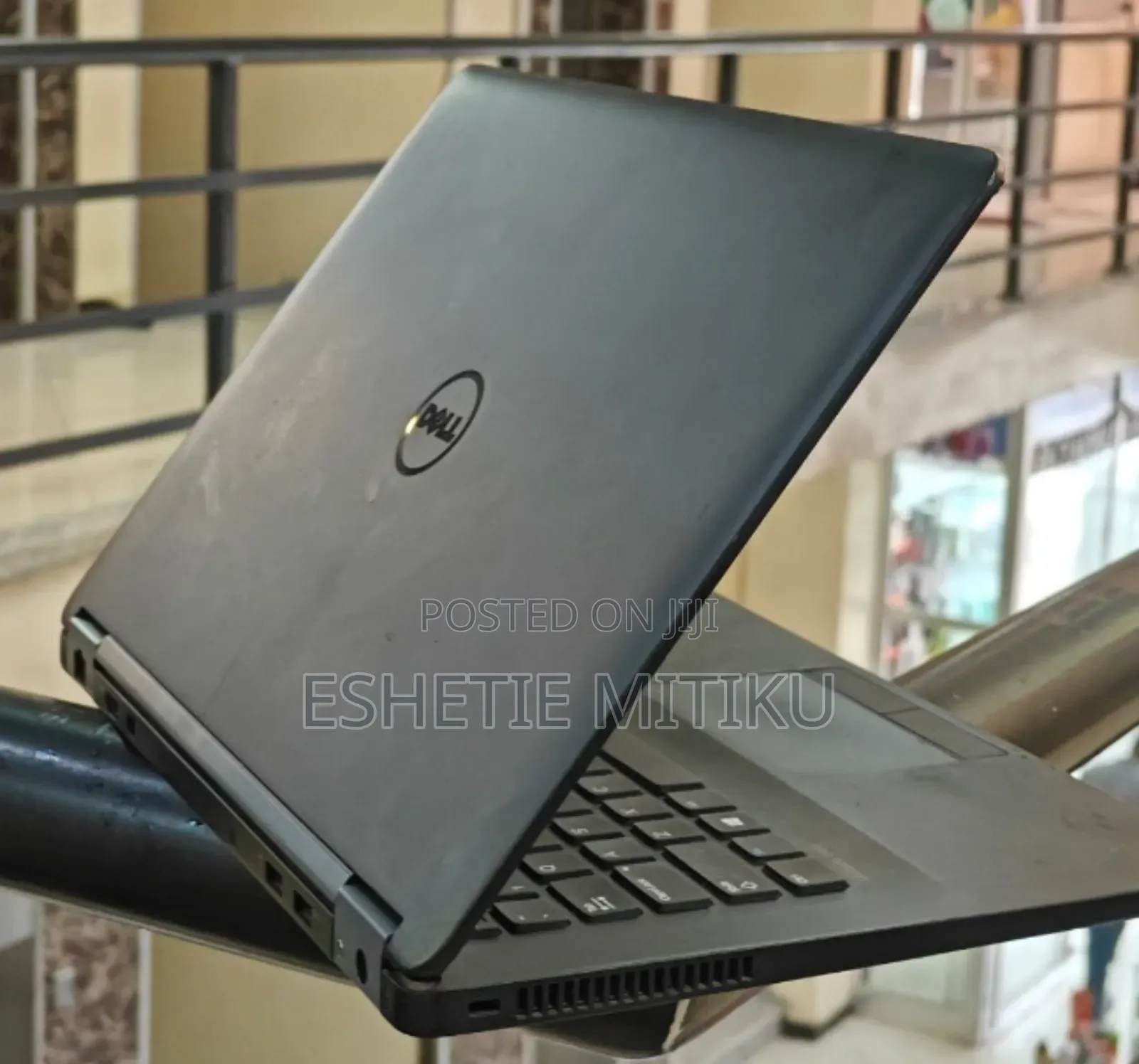 Laptop Dell Latitude 5310 4GB Intel Core I5 SSD 256GB