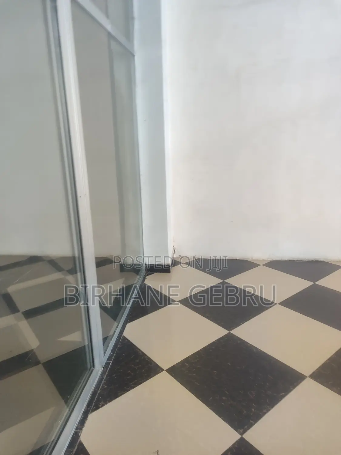 Rent for Eletronics Butik Jallery Abd Other