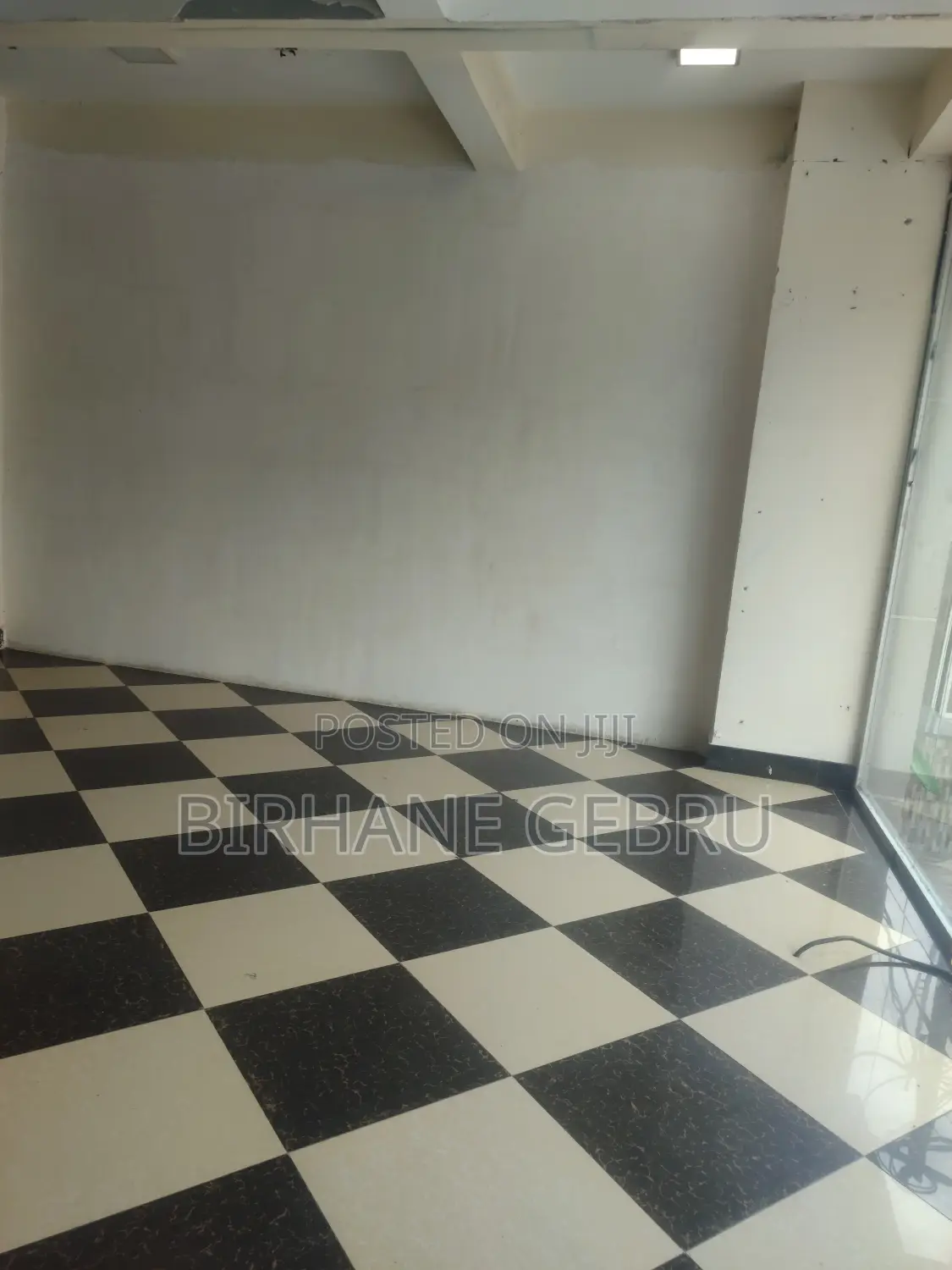 Rent for Eletronics Butik Jallery Abd Other