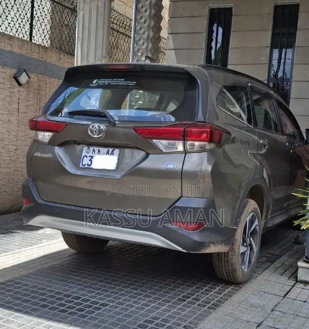 Toyota Rush 2022 Gray