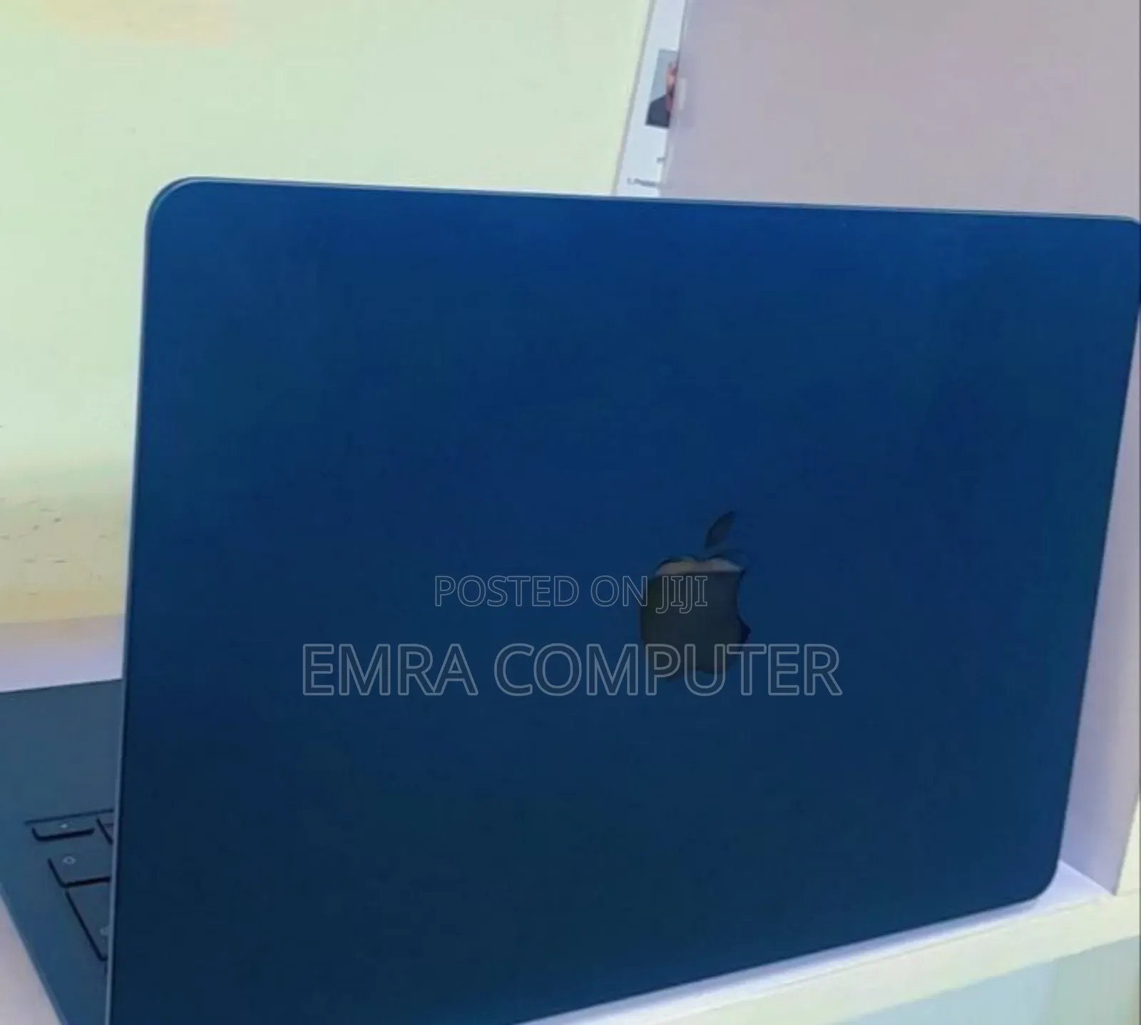 New Laptop Apple MacBook Air 2022 M2 8GB Apple M2 SSD 256GB