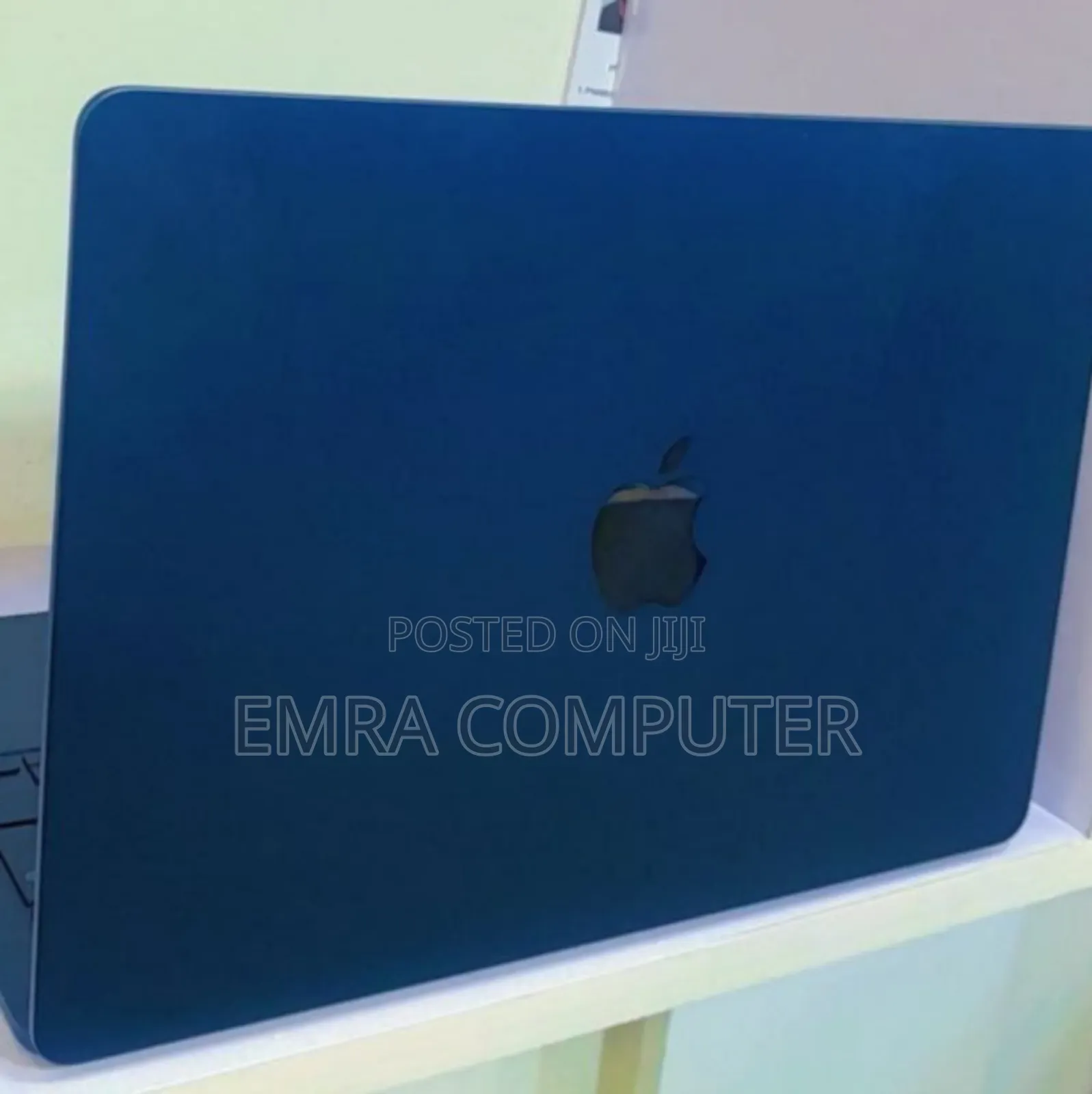 New Laptop Apple MacBook Air 2022 M2 8GB Apple M2 SSD 256GB