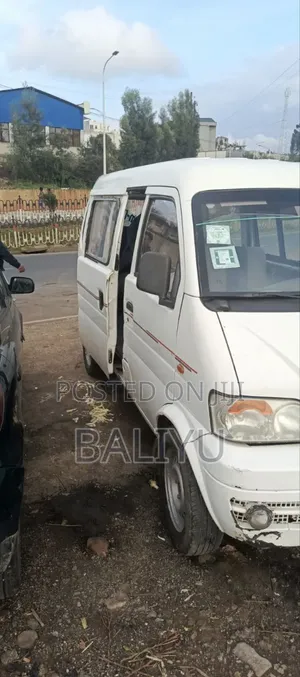 Photo - Dongfeng Lingzhi M3 2016 White