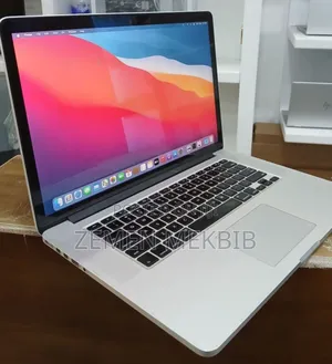 New Laptop Apple MacBook Pro 2015 16GB Intel Core I5 SSD 256GB