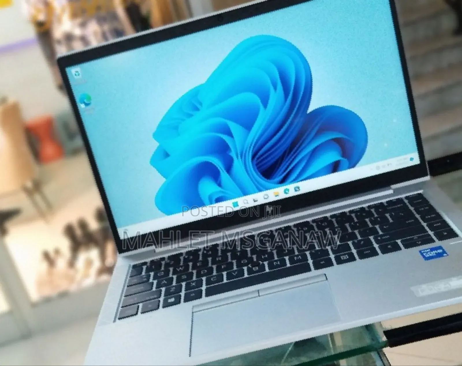 New Laptop HP Spectra 13 16GB Intel Core I7 SSD 512GB