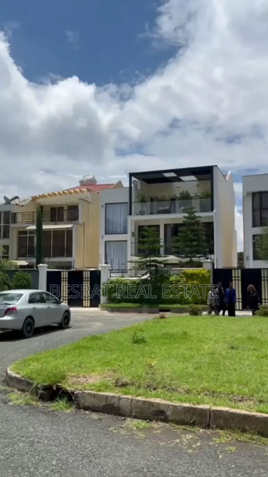 5bdrm Villa in Jh Simex Apartments, Yeka for sale