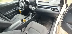 Photo - Toyota C-HR 2020 White