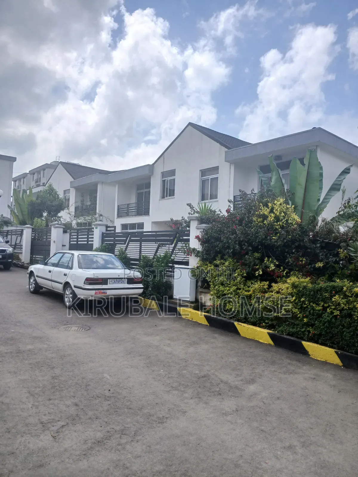 3bdrm Apartment in Samite 72 Releestate, Bole for rent