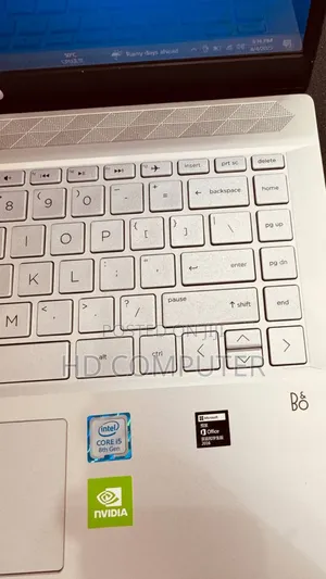 New Laptop HP Pavilion 15 8GB Intel Core I5 SSD 256GB