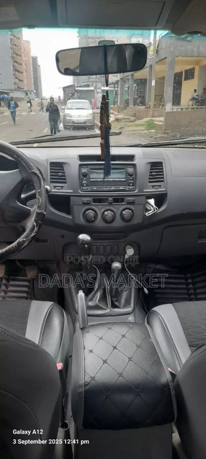 Toyota Hilux 2012 Silver