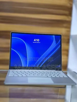 New Laptop Microsoft Surface 8GB Intel Core I5 SSD 256GB