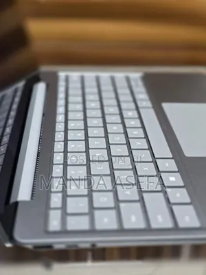 New Laptop Microsoft Surface 8GB Intel Core I5 SSD 256GB