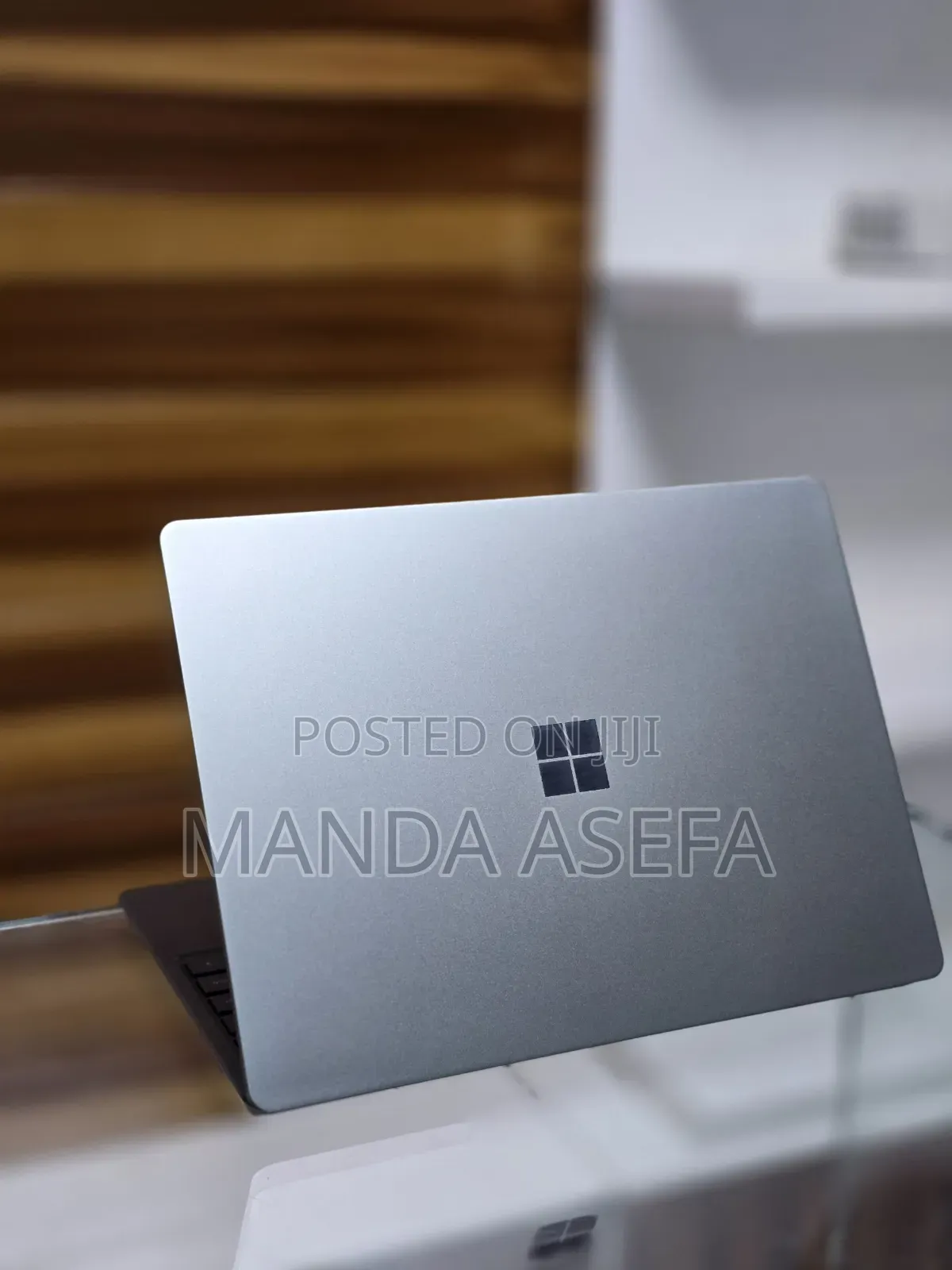 New Laptop Microsoft Surface 8GB Intel Core I5 SSD 256GB