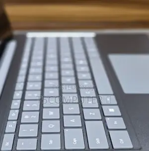 New Laptop Microsoft Surface Laptop 8GB Intel Core I5 SSD 256GB