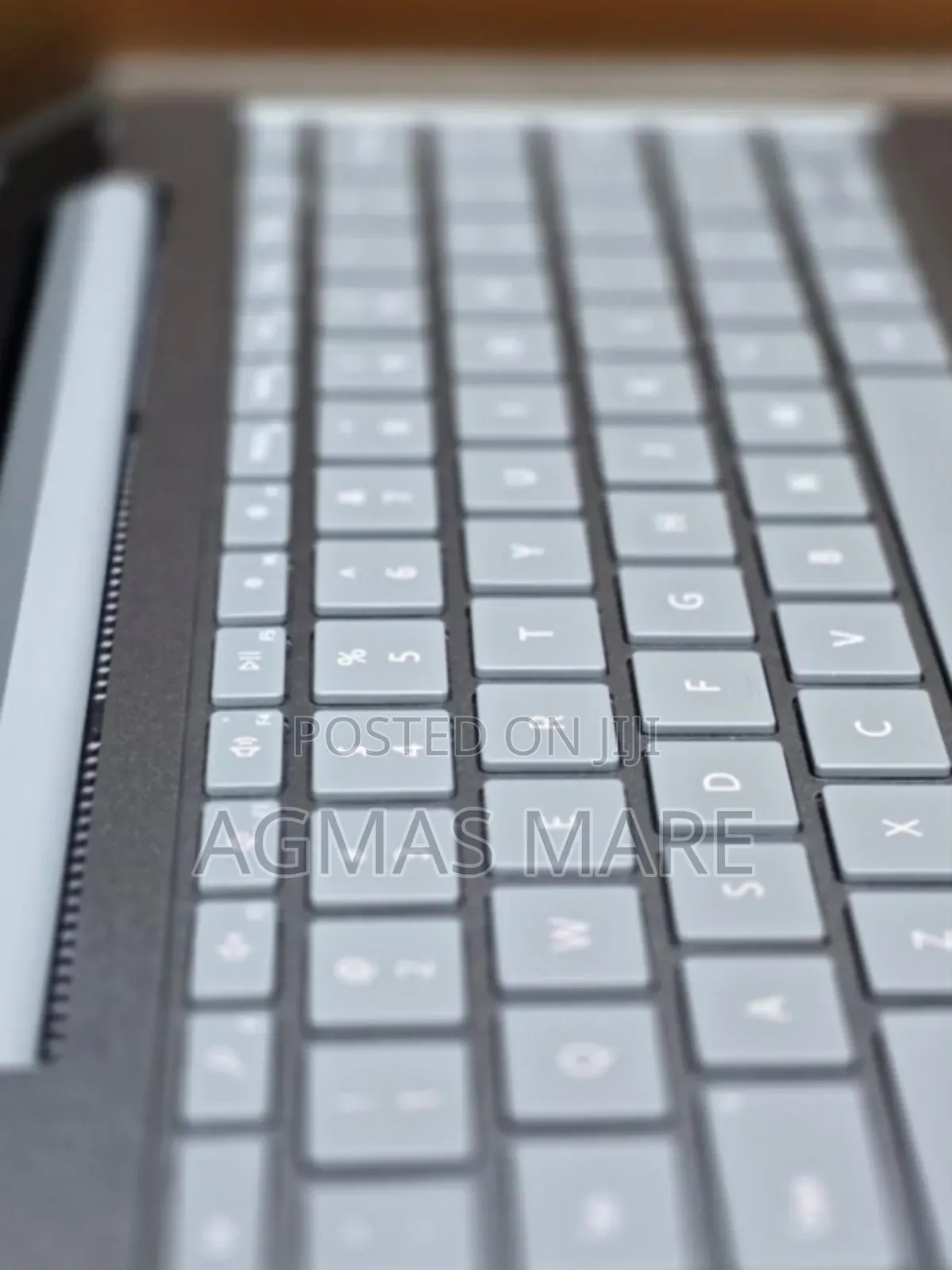 New Laptop Microsoft Surface 8GB Intel Core I5 SSD 256GB