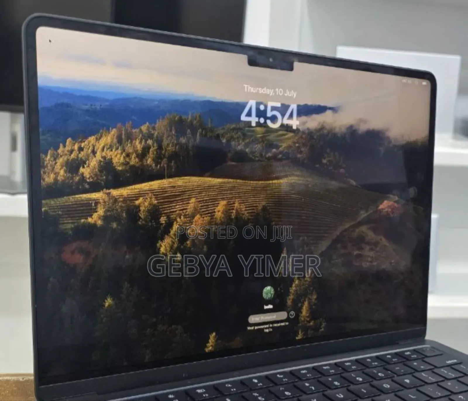 New Laptop Apple MacBook Air 2022 M2 8GB Apple M2 SSD 256GB