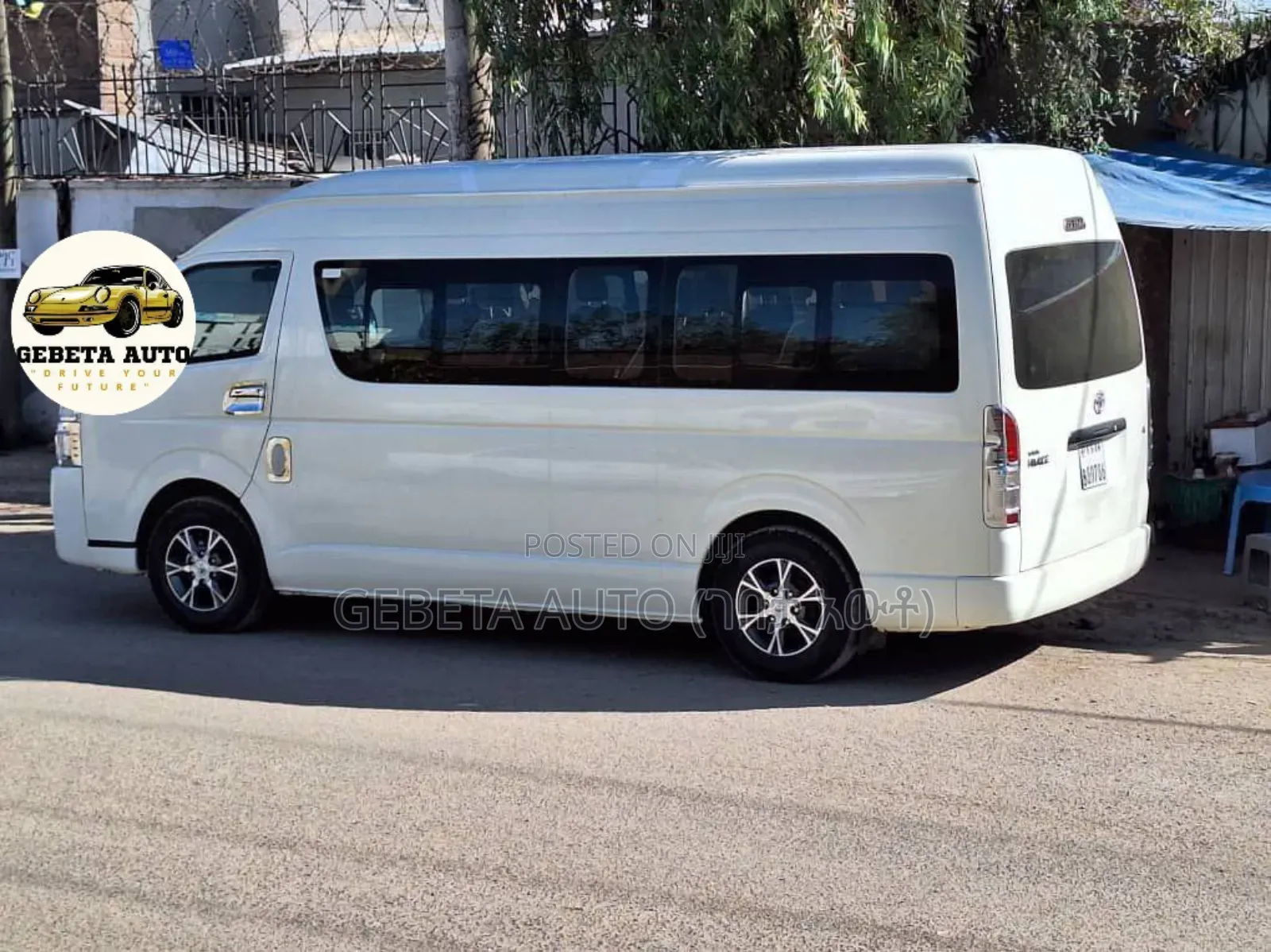 Toyota HiAce 2022 White