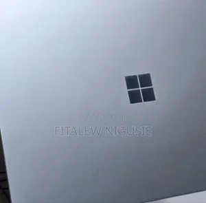 New Laptop Microsoft Surface 8GB Intel Core I5 SSD 256GB