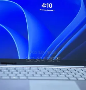 New Laptop Microsoft Surface 8GB Intel Core I5 SSD 256GB