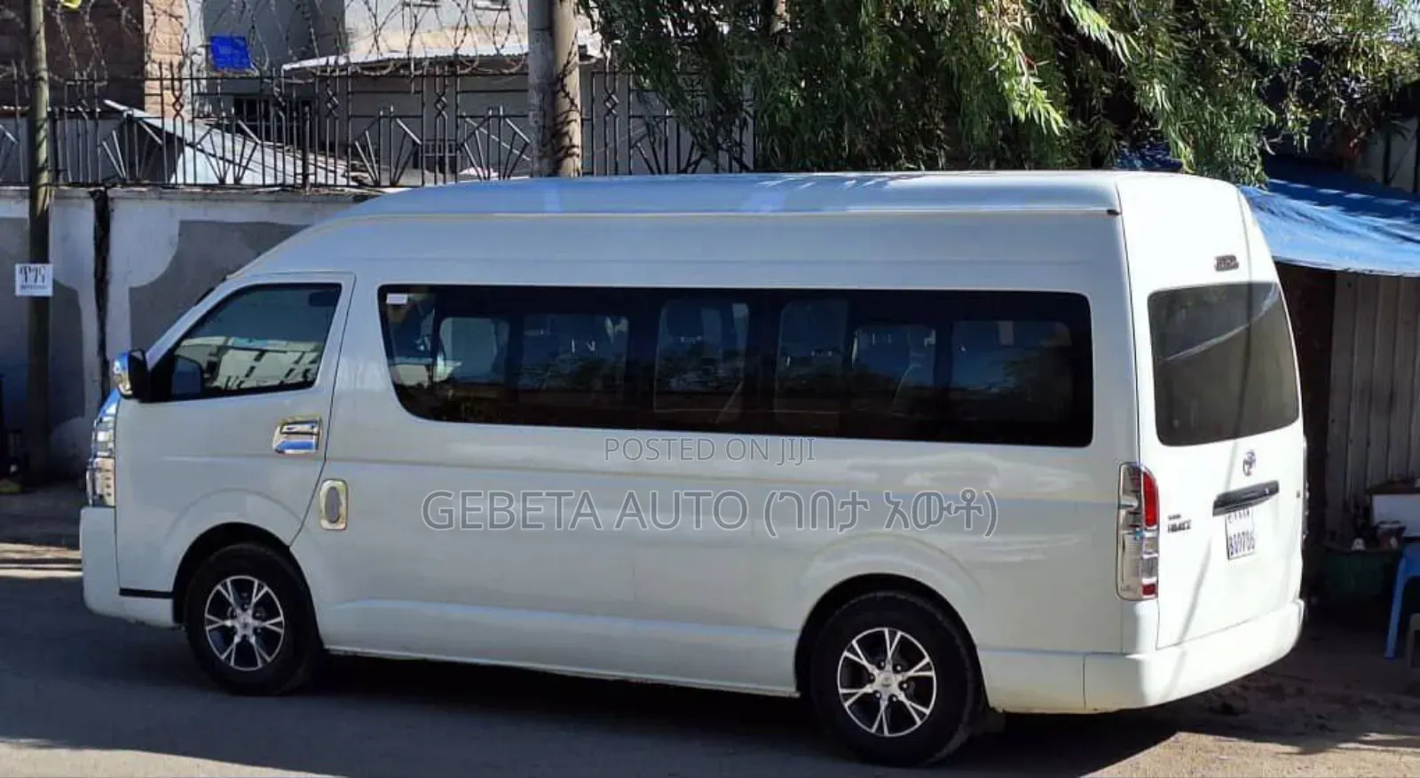 Toyota HiAce 2022 White