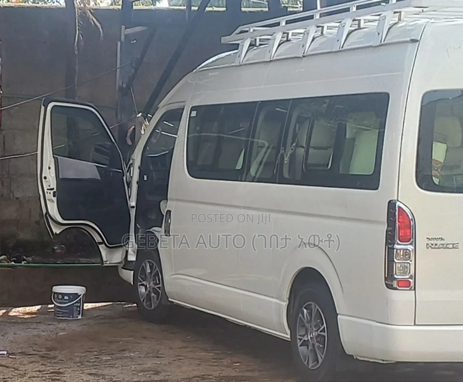 Toyota HiAce 2022 White