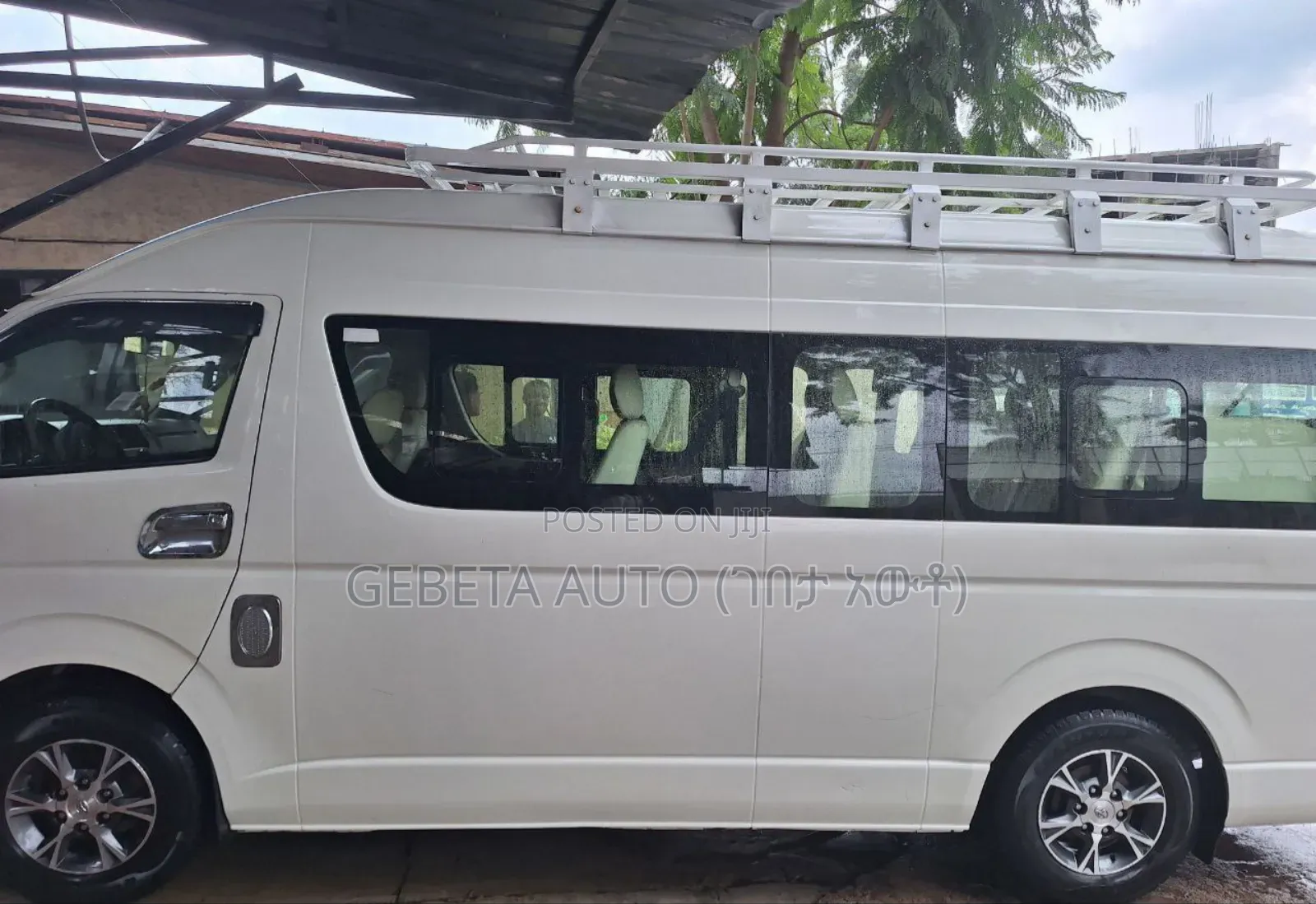 Toyota HiAce 2022 White