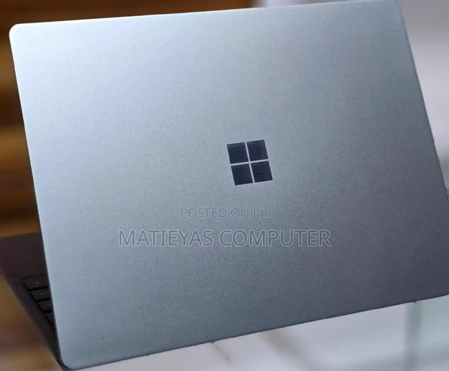 New Laptop Microsoft Surface 8GB Intel Core I5 SSD 256GB