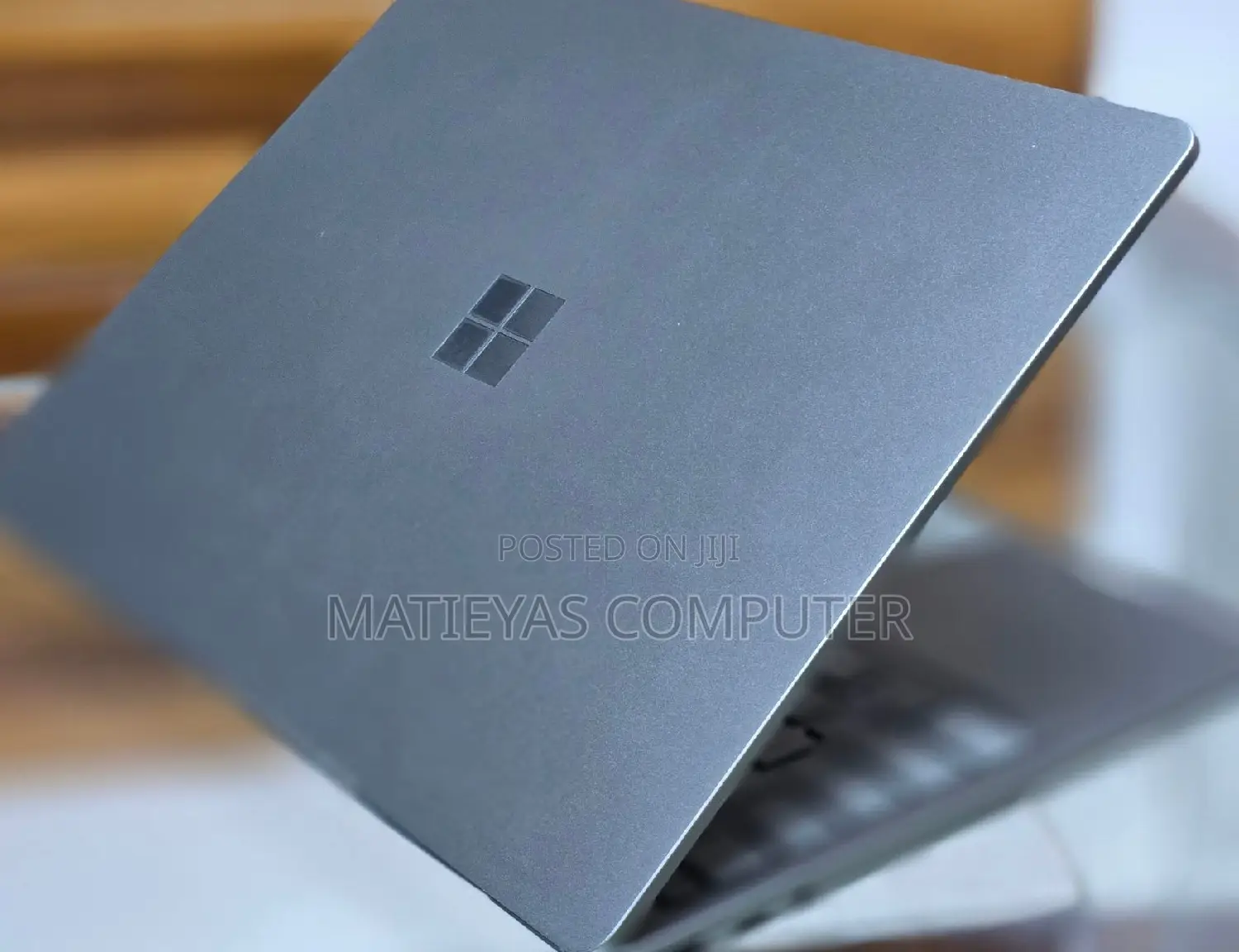 New Laptop Microsoft Surface 8GB Intel Core I5 SSD 256GB