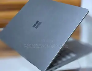 New Laptop Microsoft Surface 8GB Intel Core I5 SSD 256GB