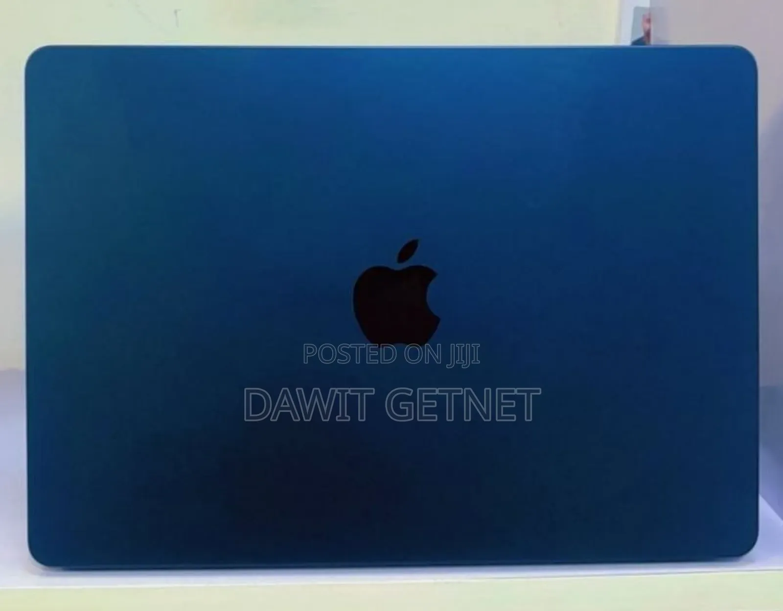 New Laptop Apple MacBook Air 2022 M2 8GB Intel Core I5 SSD 256GB