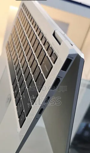 Photo - New Laptop HP EliteBook 1040 G8 16GB Intel Core I7 SSD 512GB