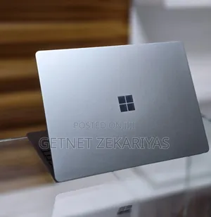 New Laptop Microsoft Surface 8GB Intel Core I5 SSD 256GB