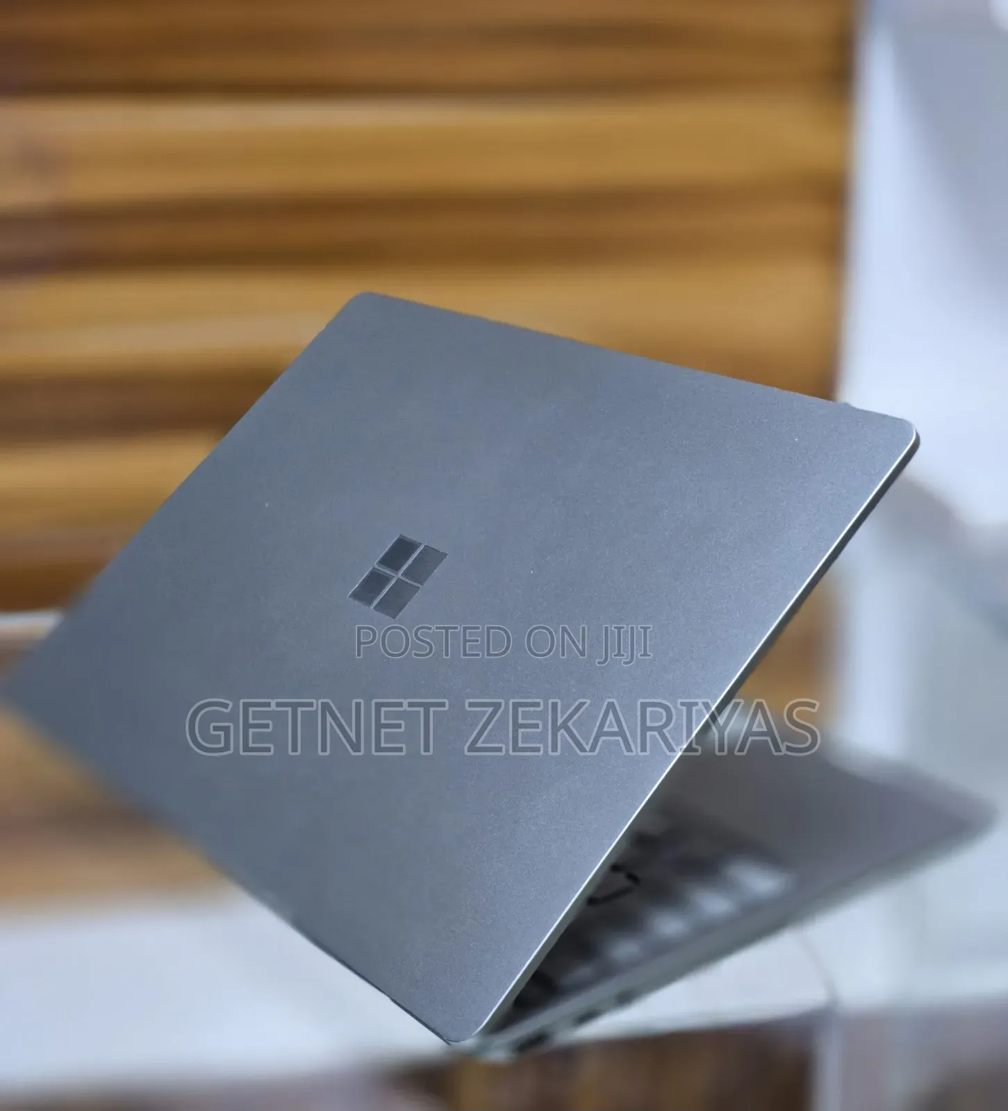 New Laptop Microsoft Surface 8GB Intel Core I5 SSD 256GB