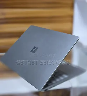 New Laptop Microsoft Surface 8GB Intel Core I5 SSD 256GB