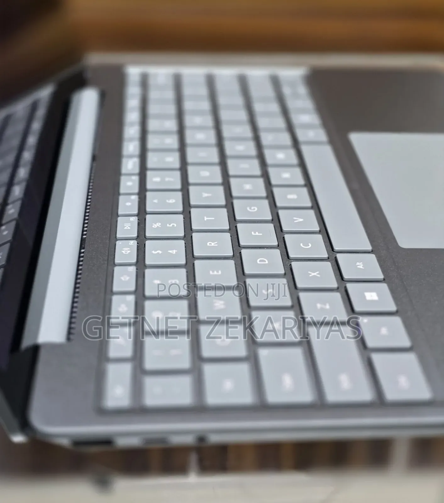 New Laptop Microsoft Surface 8GB Intel Core I5 SSD 256GB
