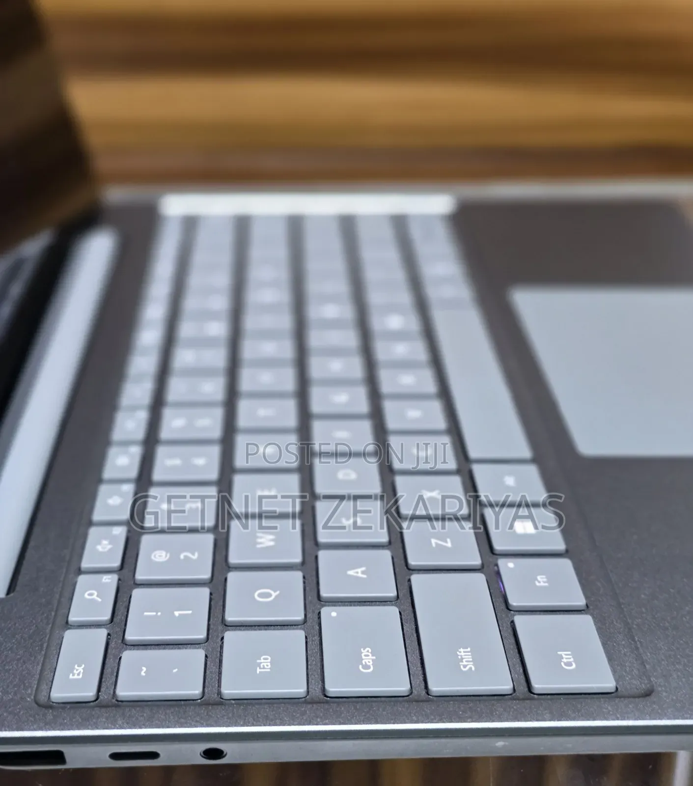 New Laptop Microsoft Surface 8GB Intel Core I5 SSD 256GB