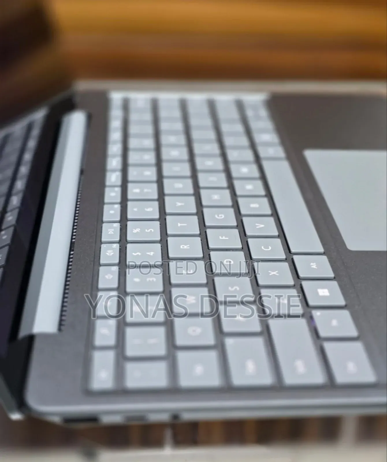 New Laptop Microsoft Surface Laptop 8GB Intel Core I5 SSD 256GB