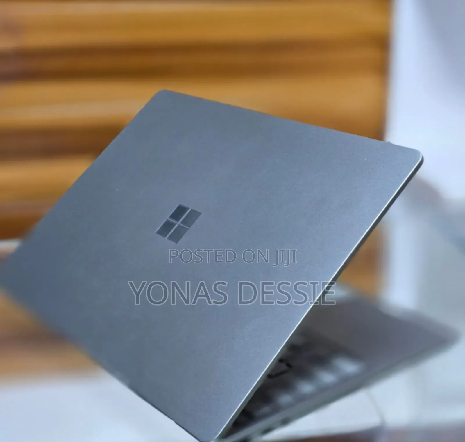 New Laptop Microsoft Surface Laptop 8GB Intel Core I5 SSD 256GB