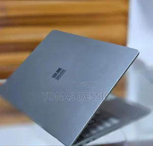 New Laptop Microsoft Surface Laptop 8GB Intel Core I5 SSD 256GB