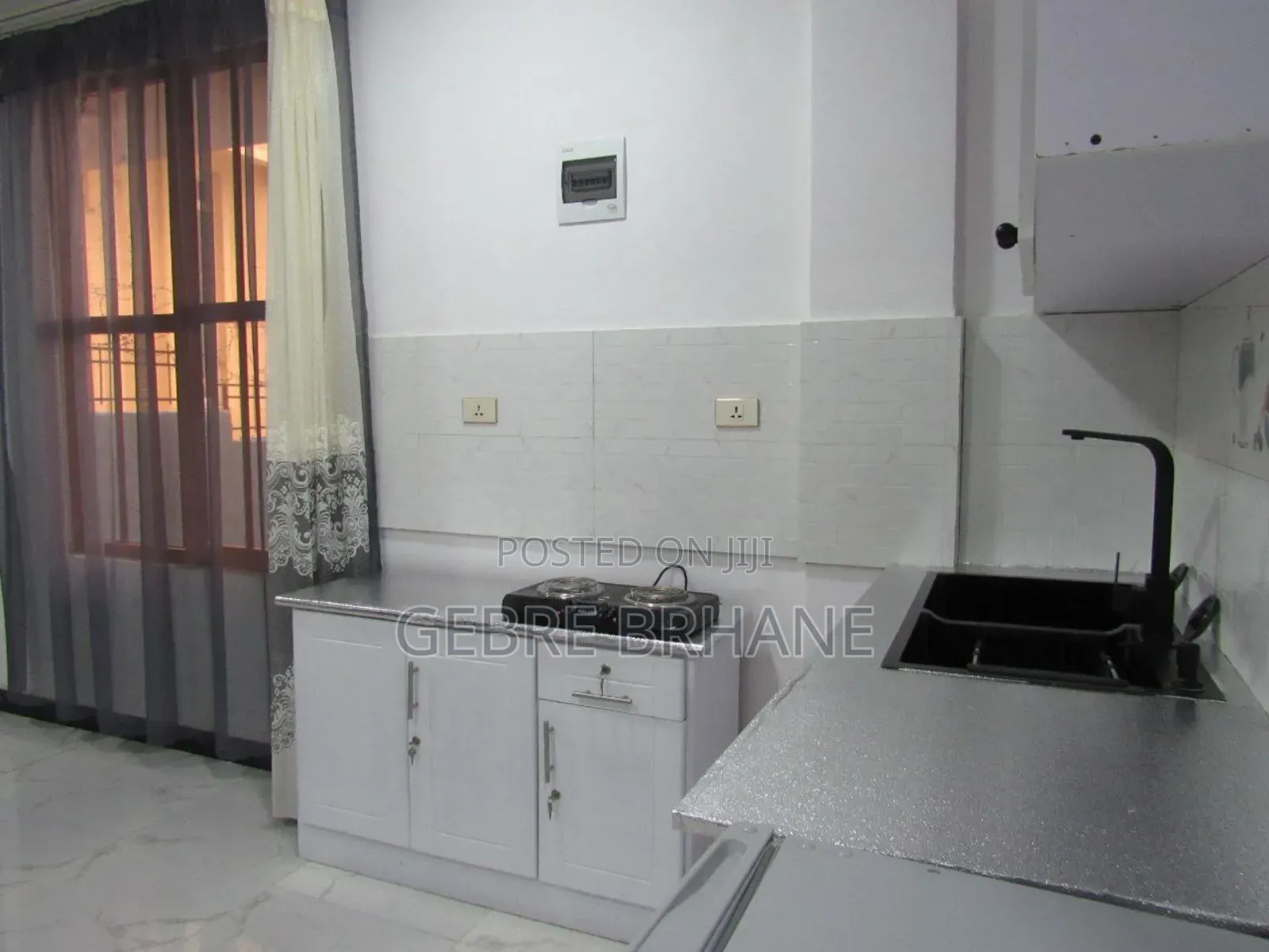 Furnished 1bdrm Apartment in Apartment, Yeka for rent