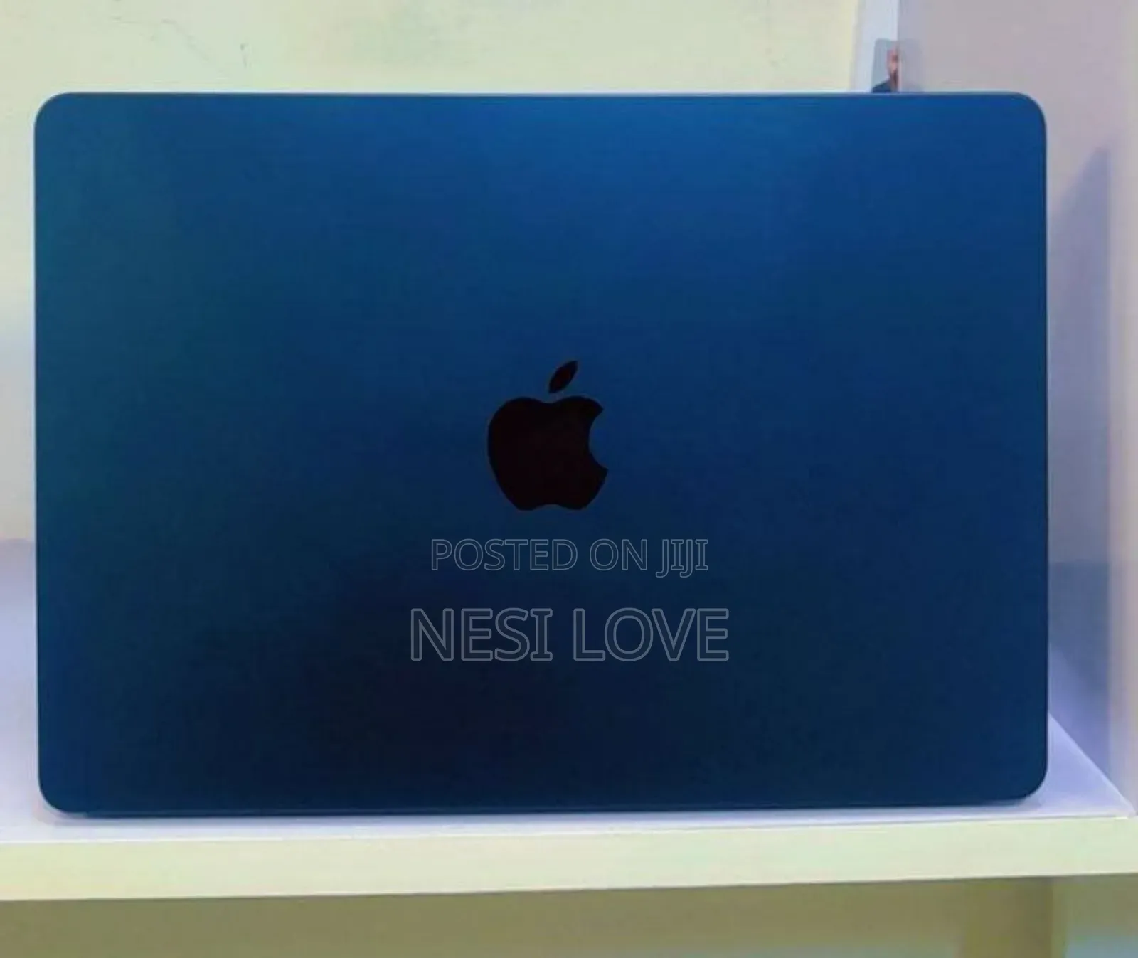 New Laptop Apple MacBook Air 2022 M2 8GB SSD 256GB