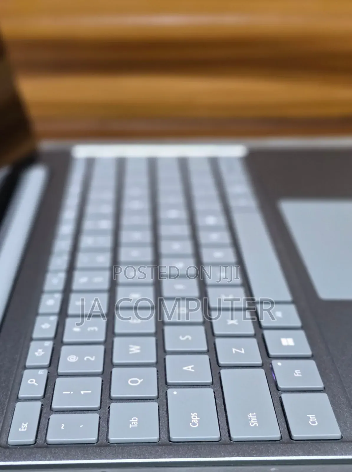 New Laptop Microsoft Surface 8GB Intel Core I5 SSD 256GB