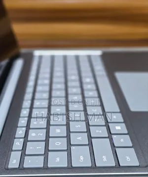 New Laptop Microsoft Surface 8GB Intel Core i5 SSD 256GB