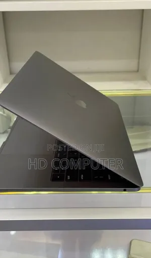 New Laptop Apple MacBook Pro 2017 16GB Intel Core I7 SSD 512GB