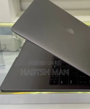 New Laptop Apple MacBook Pro 2017 16GB Intel Core I7 SSD 512GB