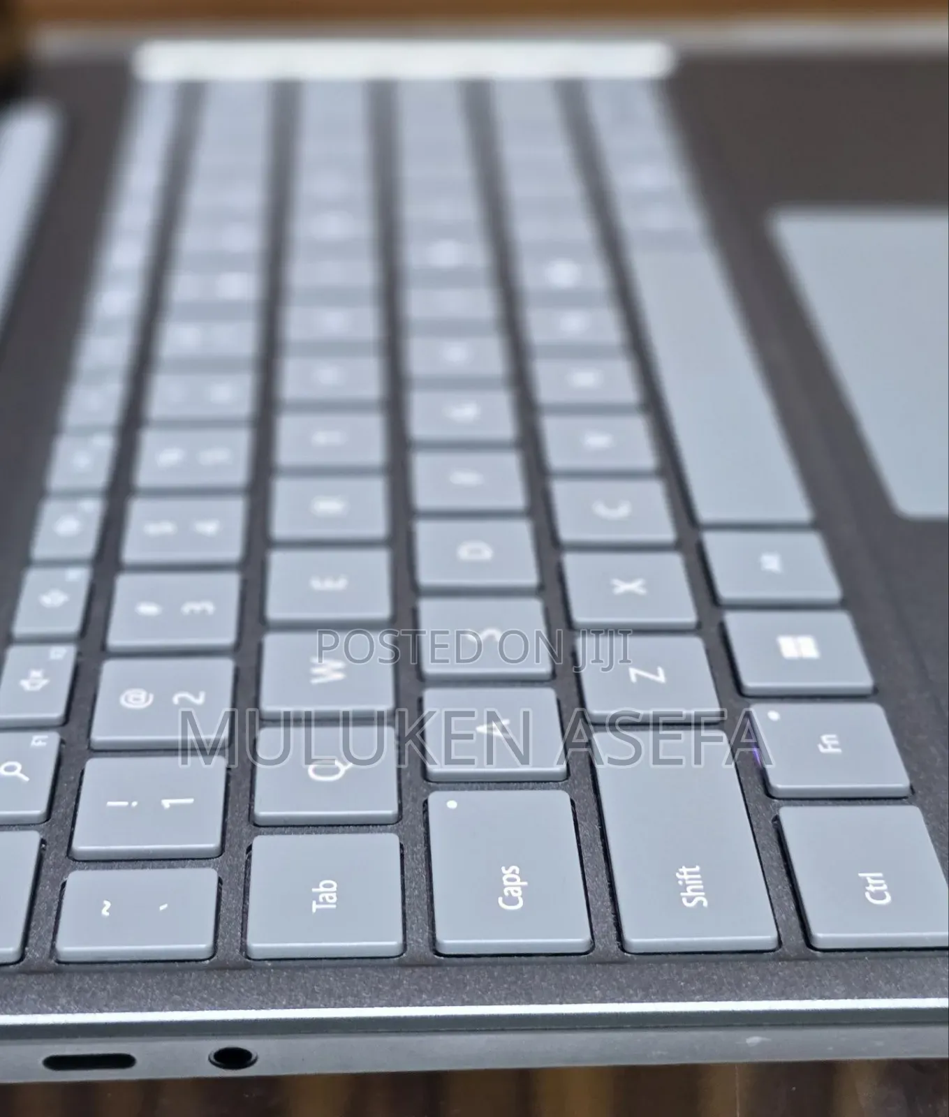 New Laptop Microsoft Surface 8GB Intel Core I5 SSD 256GB