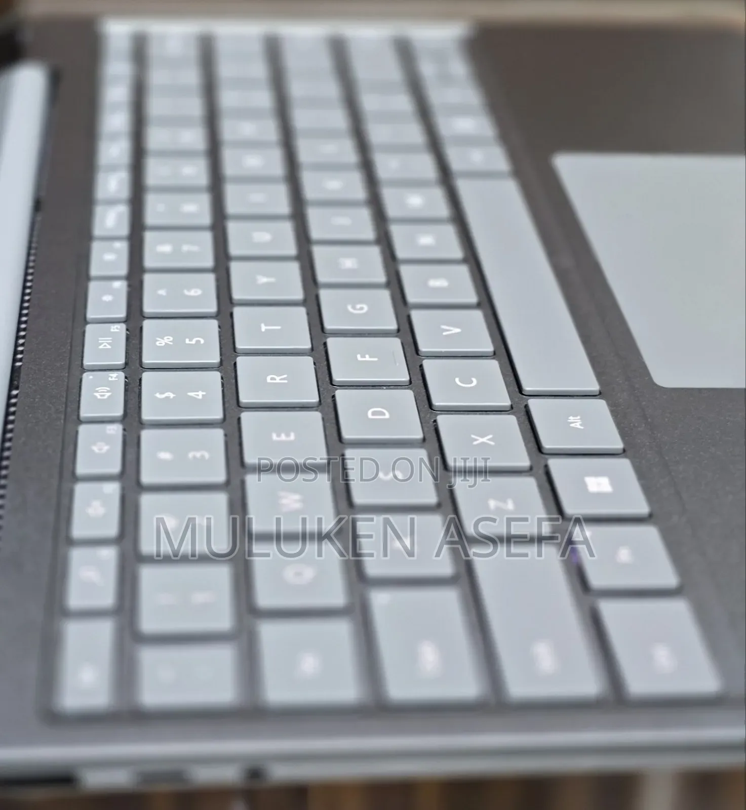 New Laptop Microsoft Surface 8GB Intel Core I5 SSD 256GB