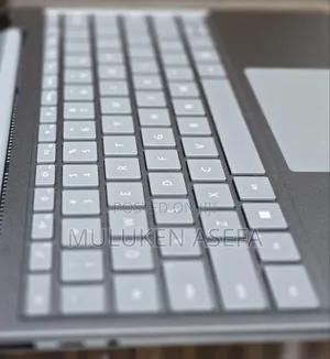 New Laptop Microsoft Surface 8GB Intel Core I5 SSD 256GB