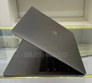 New Laptop Apple MacBook Pro 2017 16GB Intel Core I7 SSD 512GB